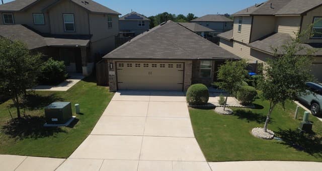 rental at 12226  Mulberry Crk in San Antonio, TX — photo 2