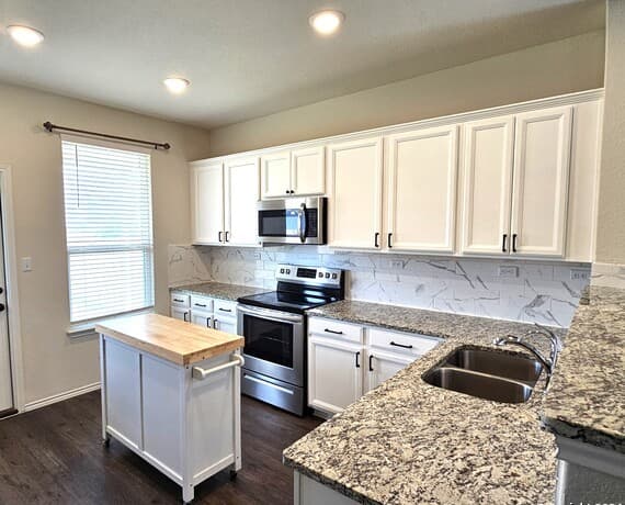 rental at 3162 Wild Iris in New Braunfels TX