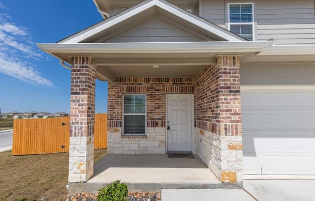 rental at 13804  Siltstone Loop in San Antonio, TX — photo 3