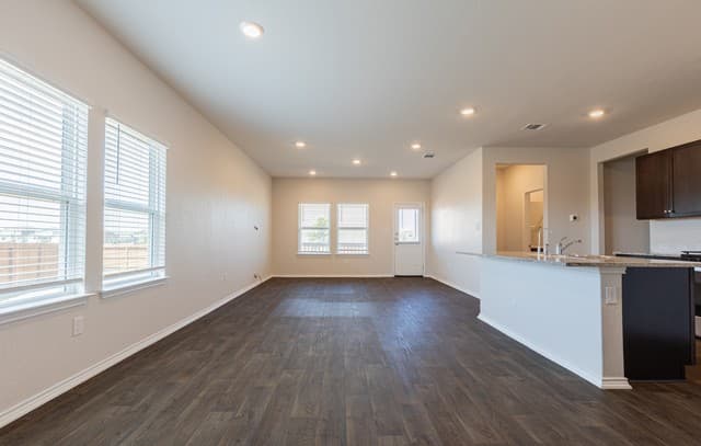 rental at 13804  Siltstone Loop in San Antonio, TX — photo 4
