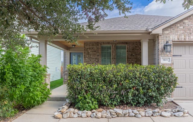 rental at 5815  Southern Knl in San Antonio, TX — photo 4