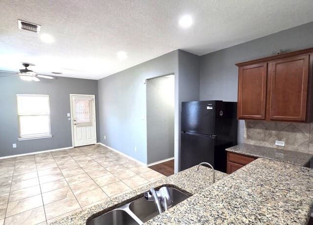 rental at 441  Prickly Pear in Cibolo, TX — photo 4