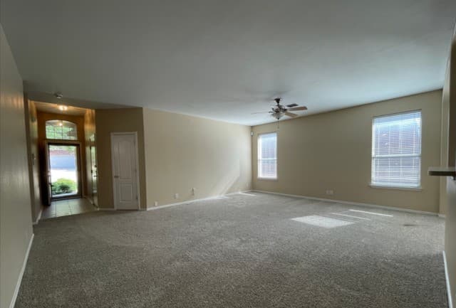 rental at 125  Falcon Crossing in Cibolo, TX — photo 3
