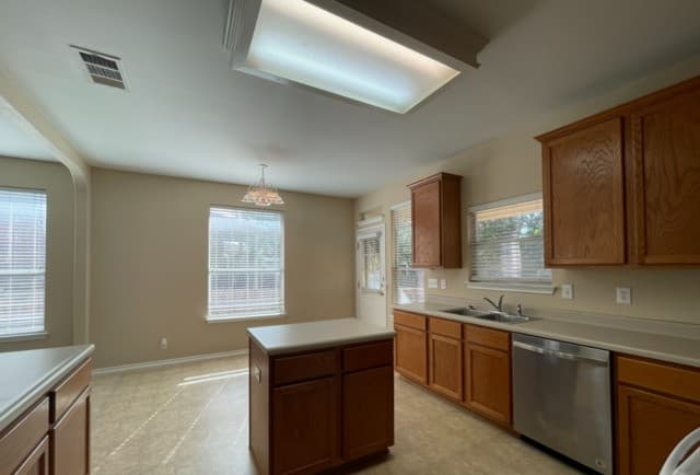 rental at 125  Falcon Crossing in Cibolo, TX — photo 5