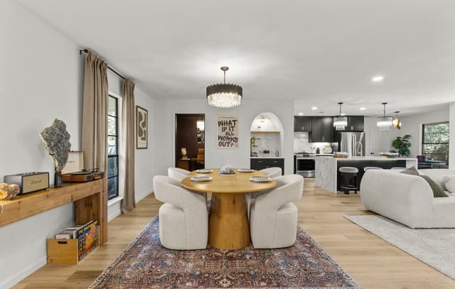 rental at 2822  Low Oak Street in San Antonio, TX — photo 1