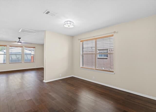 rental at 9510  Fisherman Prt in Converse, TX — photo 2
