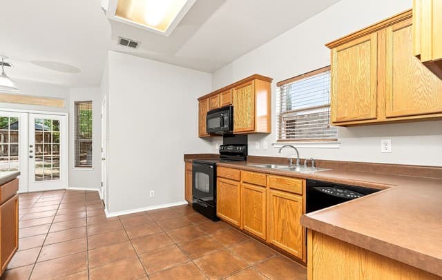 rental at 13506  Topaz Lk in Helotes, TX — photo 5