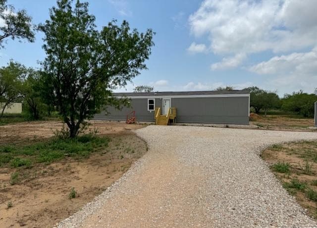 3-bedroom rental at 277 County Road 1647 Unit 62 in Moore, TX — photo 1