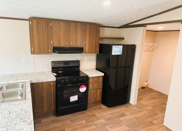 3-bedroom rental at 277 County Road 1647 Unit 62 in Moore, TX — photo 5