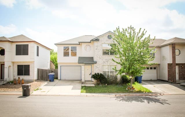 rental at 8922  Branding Field in San Antonio, TX — photo 1