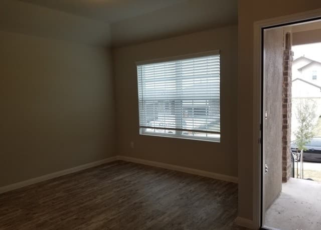 rental at 6114  Akin Pl in San Antonio, TX — photo 2