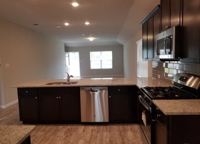 rental at 6114  Akin Pl in San Antonio, TX — photo 3