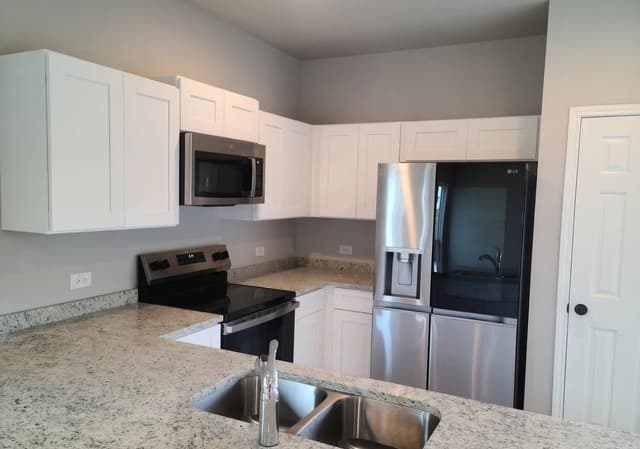 rental at 8623  Valentina Way Unit 102 in San Antonio, TX — photo 5