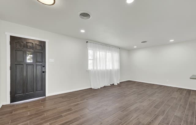 rental at 129  Young in Universal City, TX — photo 1