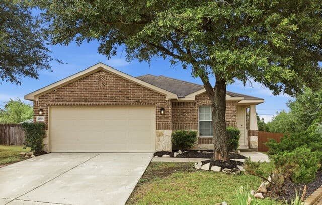 rental at 21503  Riverton Rise in San Antonio, TX — photo 2