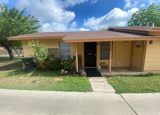 rental at 148  Cloudhaven Dr Unit 2 in San Antonio, TX — photo 1