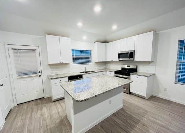 rental at 10419  Beachball Bend in San Antonio, TX — photo 2