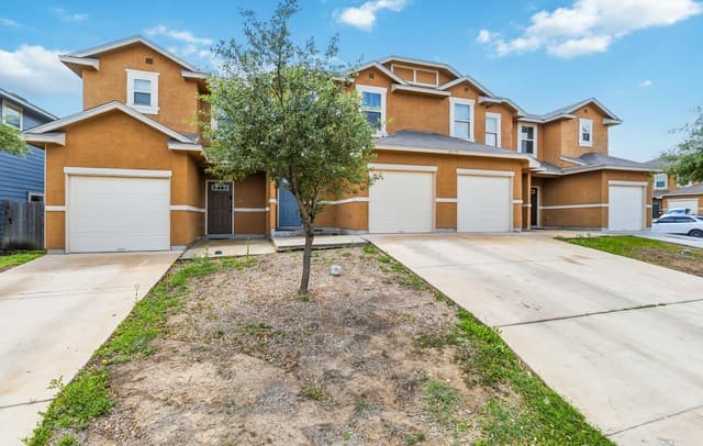 rental at 7010  Micayla Unit 103 in San Antonio, TX — photo 2