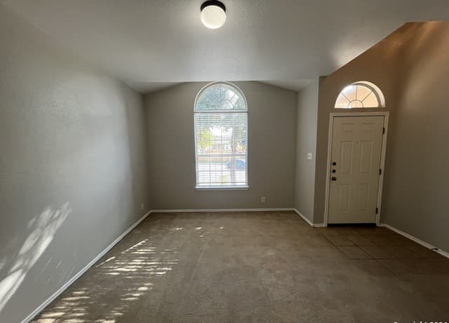 rental at 5302  Lowry Peterson in San Antonio, TX — photo 2