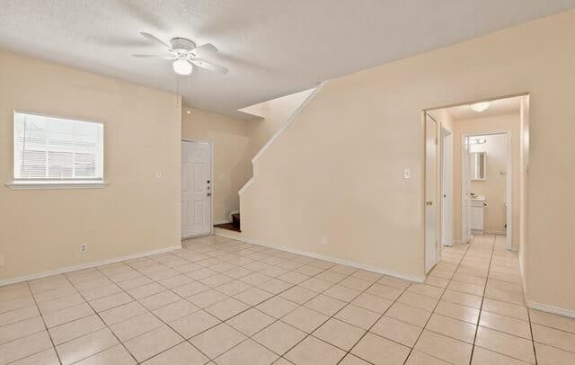 rental at 7605  Windsor Oaks in San Antonio, TX — photo 3