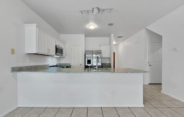 rental at 26803  Sparrow Rdg in San Antonio, TX — photo 5