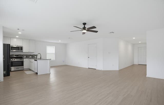 rental at 14042  Wool Park in San Antonio, TX — photo 4