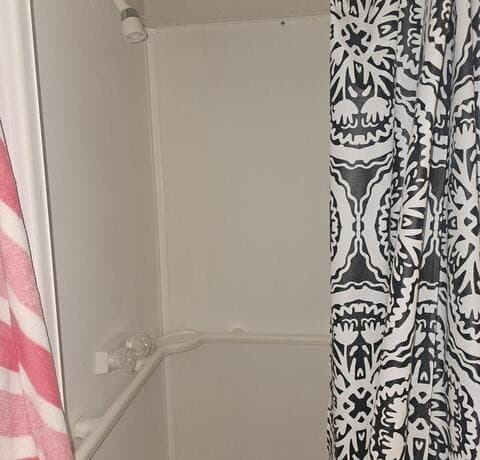 rental at 1211  Gladstone Unit C in San Antonio, TX — photo 3