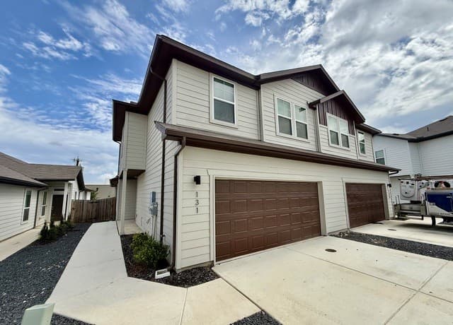 rental at 131  Nespral Dr. in San Antonio, TX — photo 1