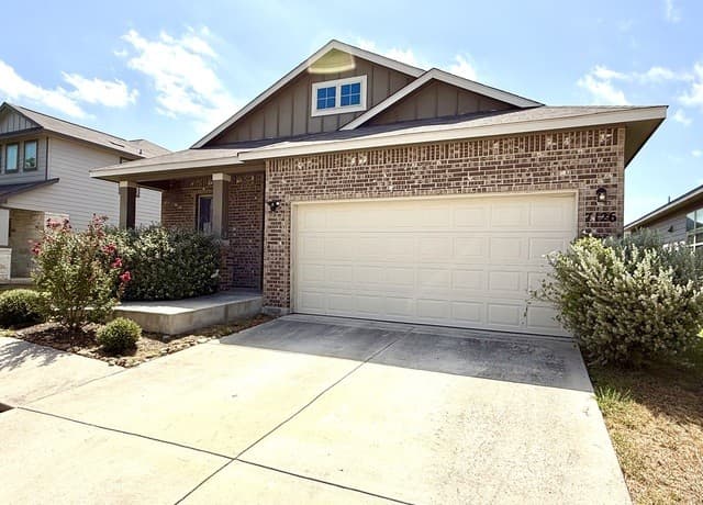 rental at 7126  Polo Downs in San Antonio, TX — photo 3