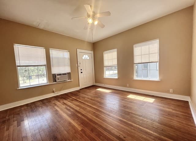 rental at 1506  Schley in San Antonio, TX — photo 3