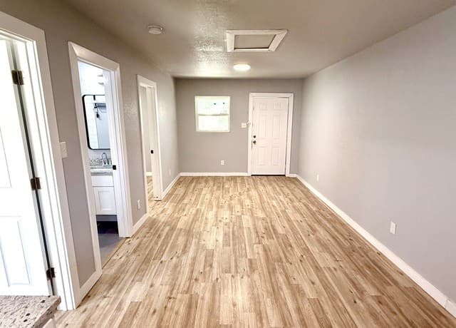 rental at 2630  Observation Drive Unit 2 in San Antonio, TX — photo 4