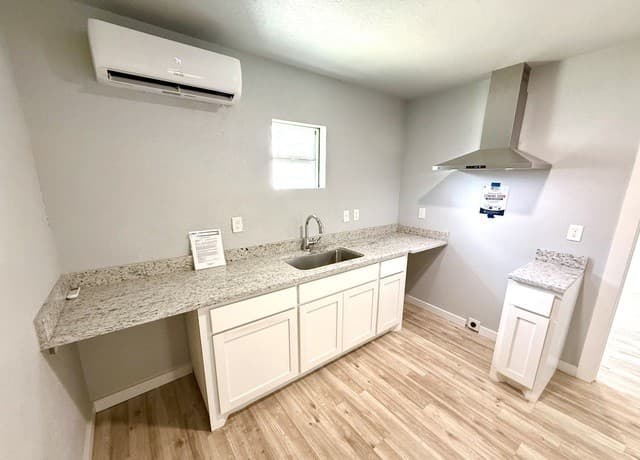 rental at 2630  Observation Drive Unit 2 in San Antonio, TX — photo 5