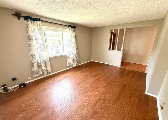 rental at 1820 W Southcross Blvd in San Antonio, TX — photo 4