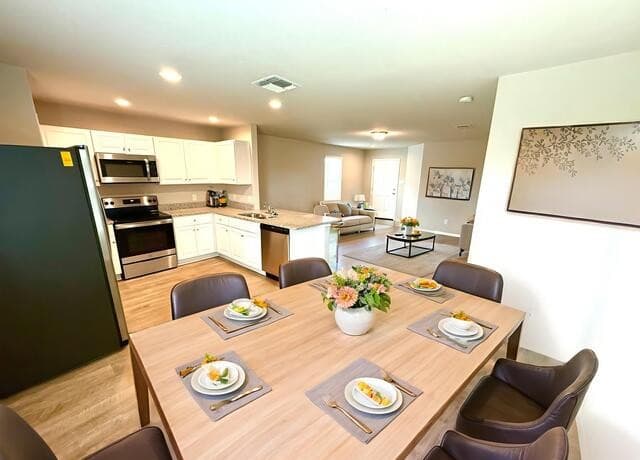rental at 7614  Crestway Ridge in San Antonio, TX — photo 4