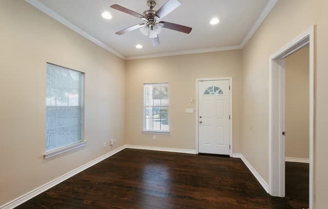 rental at 207  Hill St in San Antonio, TX — photo 4