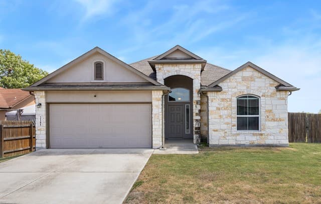 rental at 2185  Keystone Dr in New Braunfels, TX — photo 1