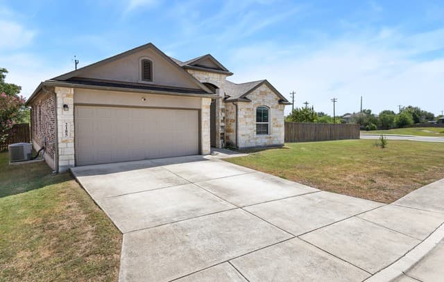 rental at 2185  Keystone Dr in New Braunfels, TX — photo 2