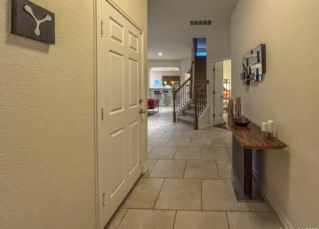 rental at 25010  Buttermilk Ln in San Antonio, TX — photo 3