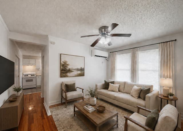rental at 827  Steves Ave Unit 4 in San Antonio, TX — photo 2
