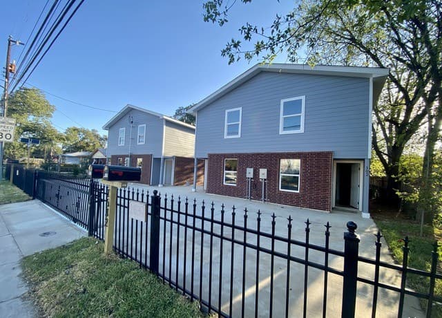 rental at 1632 S Hamilton St Unit 101 in San Antonio, TX — photo 2