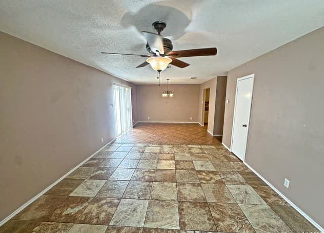 rental at 6154  Ashley Spgs in San Antonio, TX — photo 4