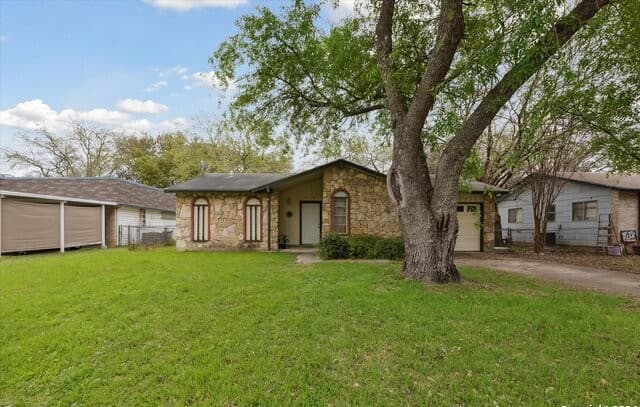 rental at 312  Lori Lynn Dr in Schertz, TX — photo 1