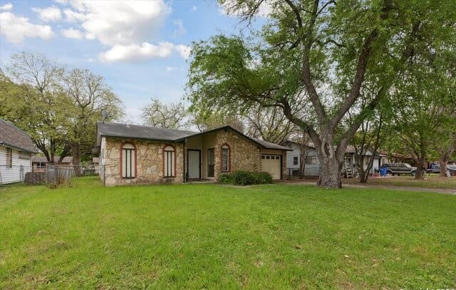 rental at 312  Lori Lynn Dr in Schertz, TX — photo 2
