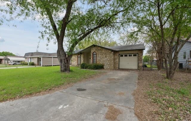 rental at 312  Lori Lynn Dr in Schertz, TX — photo 3