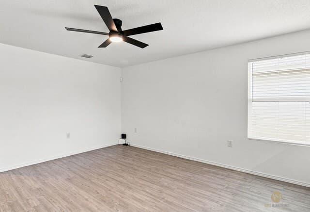 rental at 13415  Turnesa Ter in San Antonio, TX — photo 3