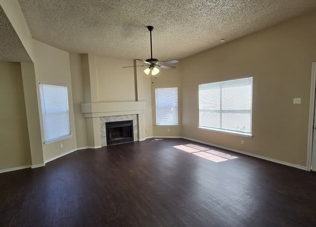 rental at 7123  Fallen Trail in San Antonio, TX — photo 5