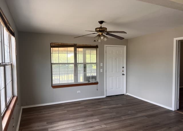 1-bedroom rental at 134 Cheyenne Ave Unit 2 in San Antonio, TX — photo 1