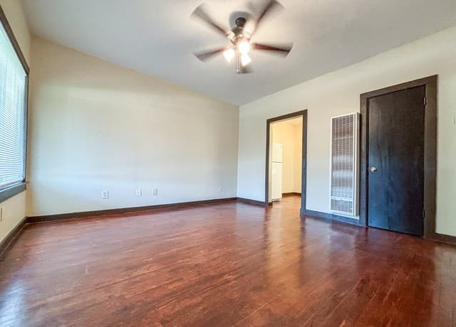 rental at 124 S Krueger Ave in New Braunfels, TX — photo 4