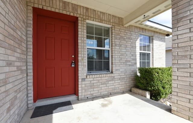 rental at 9207  Dublin Moor in San Antonio, TX — photo 2
