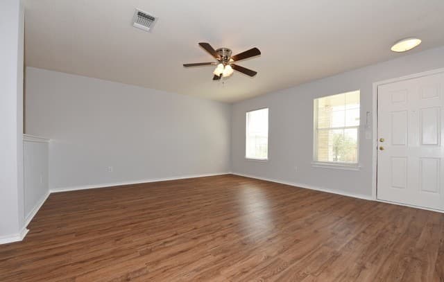 rental at 9207  Dublin Moor in San Antonio, TX — photo 4
